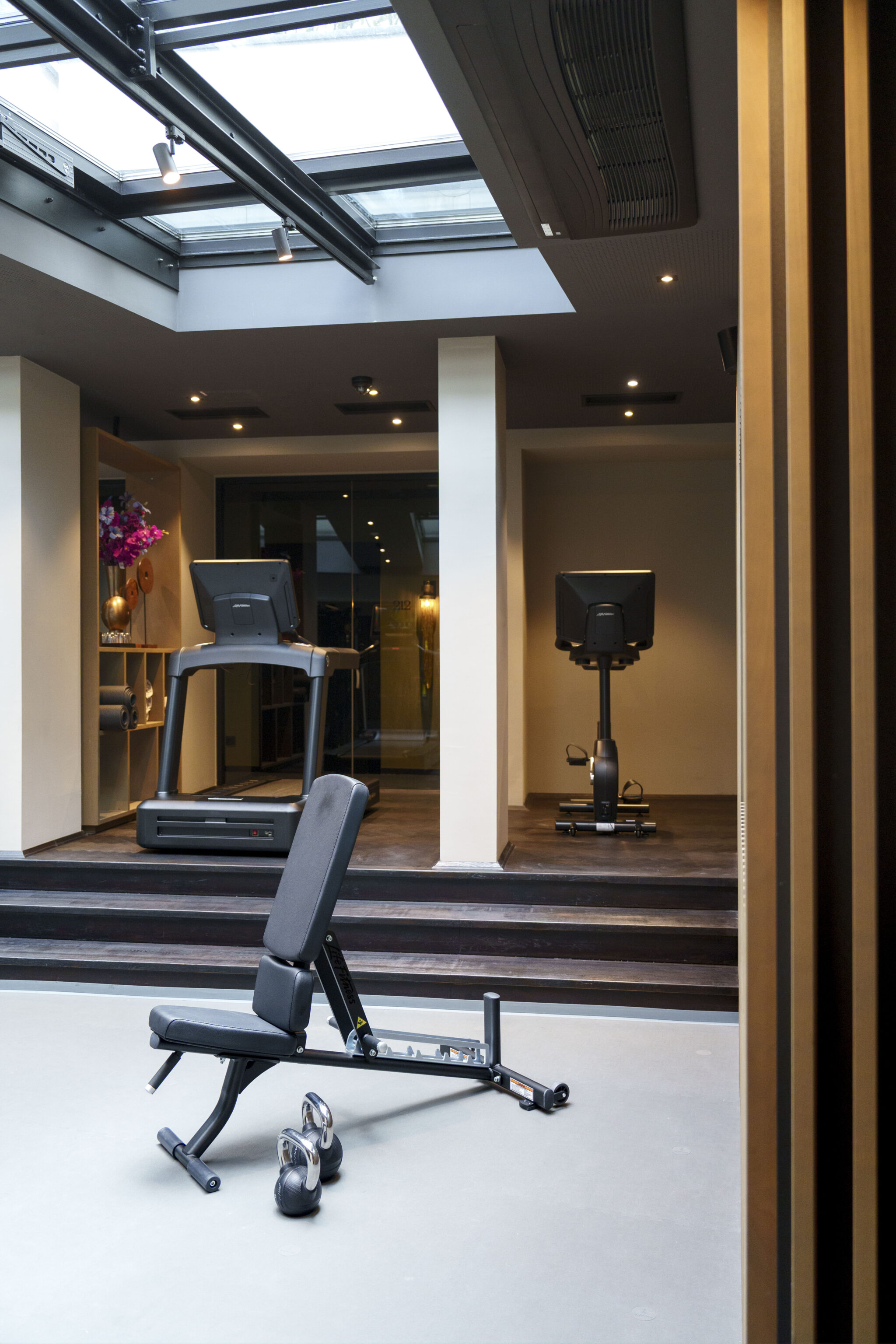 Raumaufnahme Fitnessstudio im Aiola Living Hotel